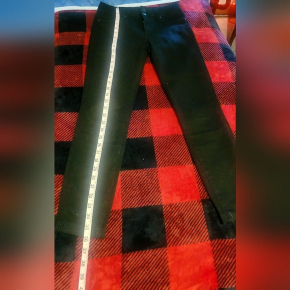 YMI Classic Midrise Ankle/skinny Jeans In Black. Size 7/8 Fits More Like A 5/6 - Picture 6 of 11